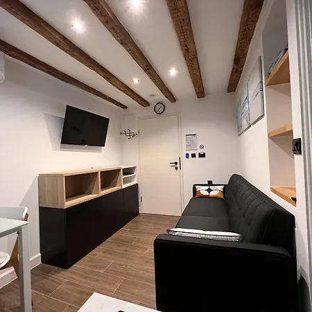 On The Square Suites Split Room photo